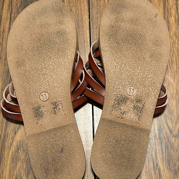 UNIVERSAL THREAD SIZE 11 WOMENS SANDALS - Picture 3 of 4